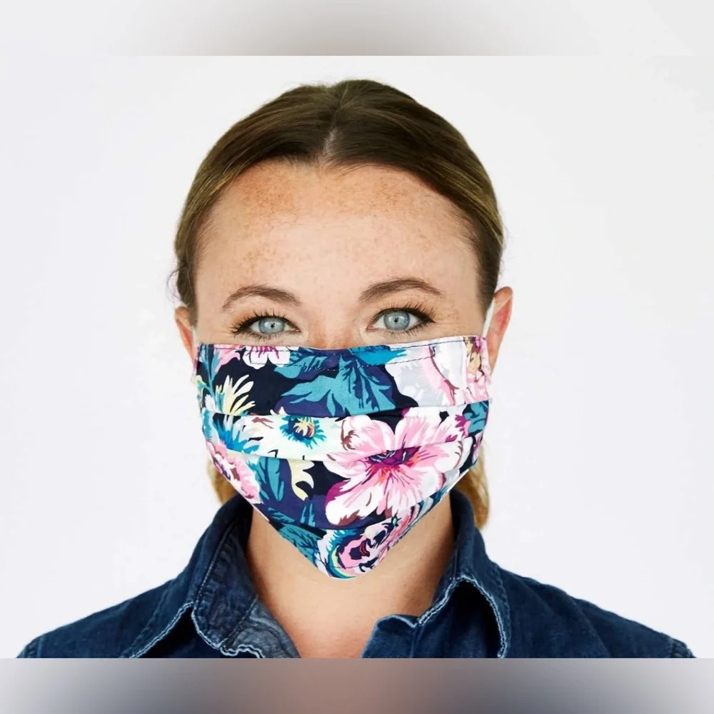 ✨Vera Bradley✨Scattered Wildflowers✨Enchanted Garden✨Womens Pleated Face Masks✨